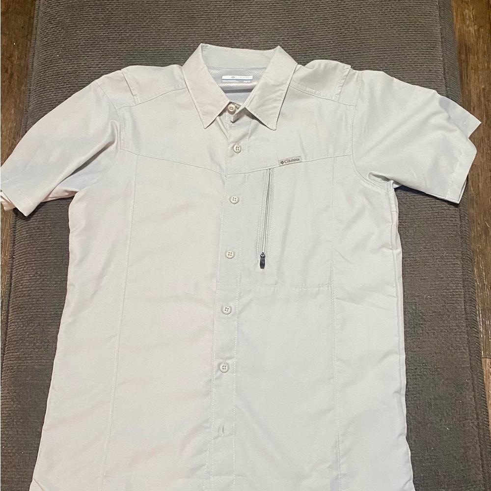 Men’s‎ Columbia LightGray Casual Button Down Shirt Size XS/TP Like New Condition